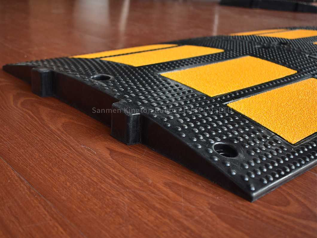 alt=''traffic,rubber,speed hump,交通安全橡胶减速带、500mm*600mm，适用于沥青混凝土车道,rubber speed hump''