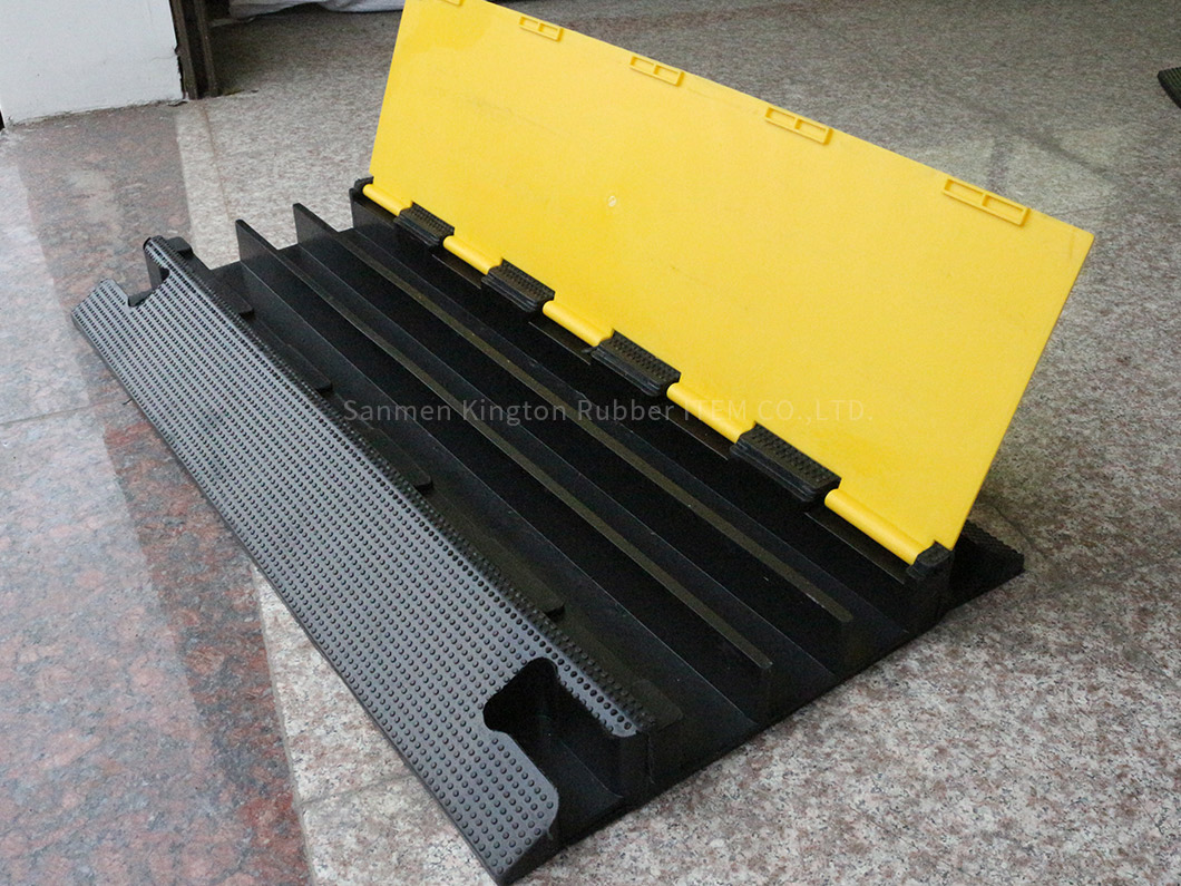 alt=''rubber,cable protector,高品质、耐用的橡胶电缆护套High quality durable rubbber cable protector''