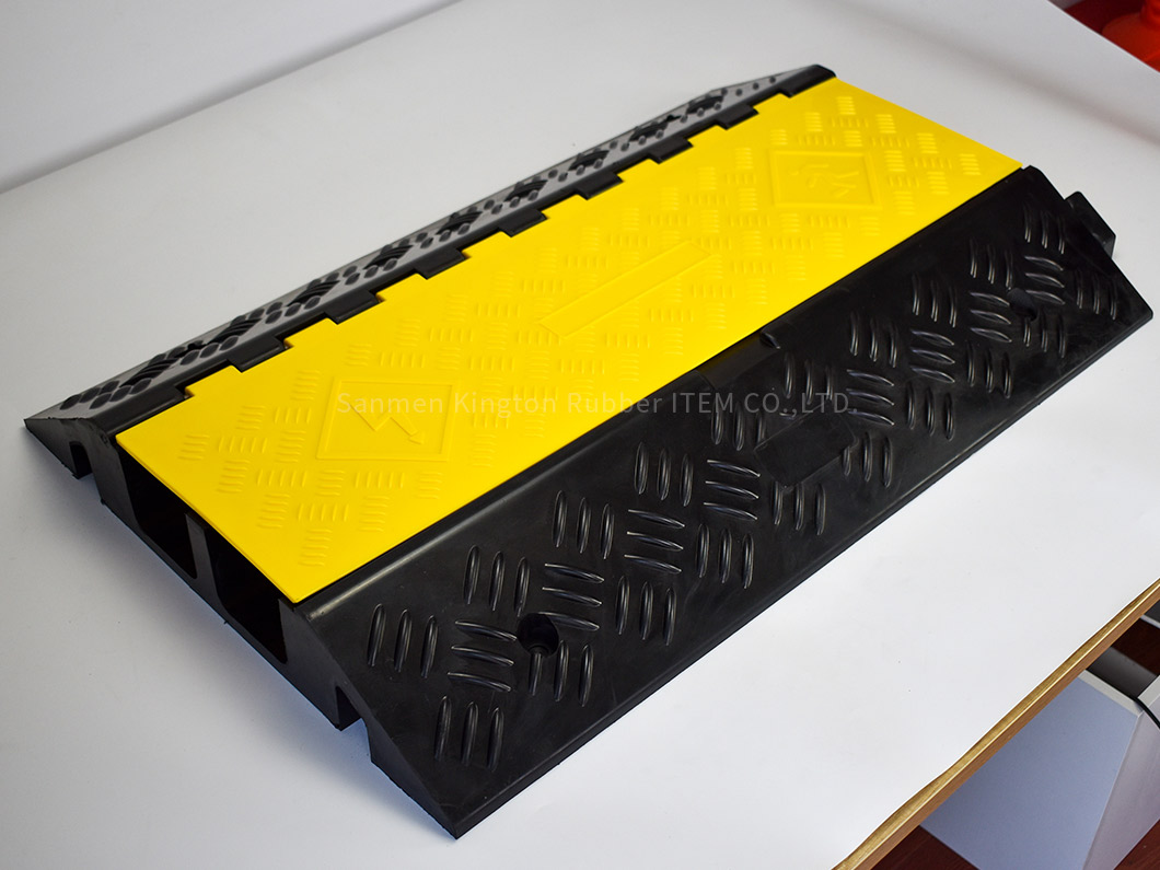 alt=''rubber,cable protector,2线地板保护橡胶电缆保护套,2 Channels Underground Floor Protection rubbber cable protector Cover''