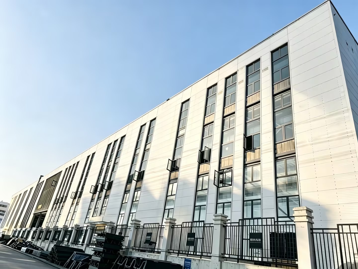 alt=''生产基地''