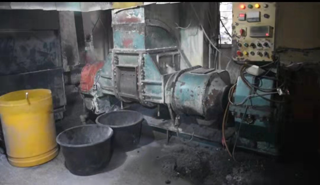 alt=‘rubber,mixing,process,tabletting,Mixing,机器混合搅拌,融合'