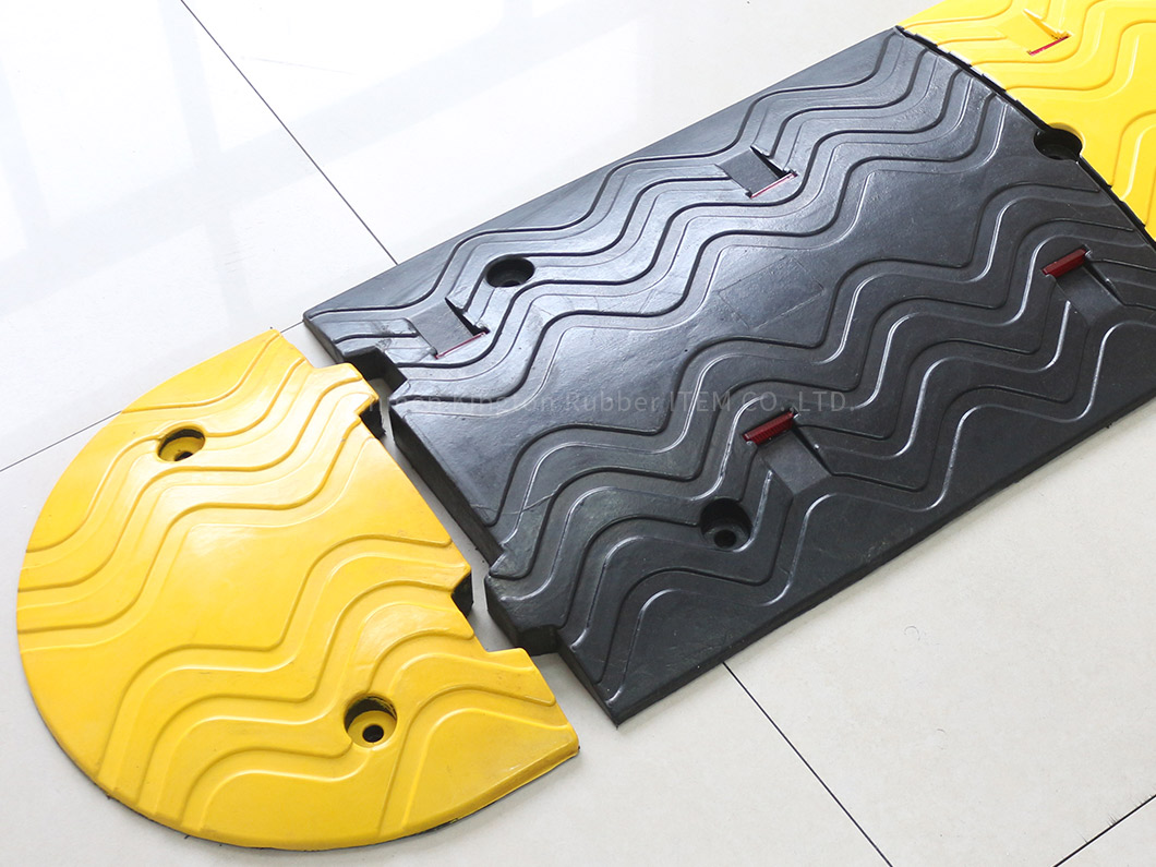 反光可视橡胶减速器速度缓冲板汽车坡道1000mm*380mm Reflective Visual Rubber Speed Reducer Speed Bumper Floor Car Ramp 1000mm*380mm