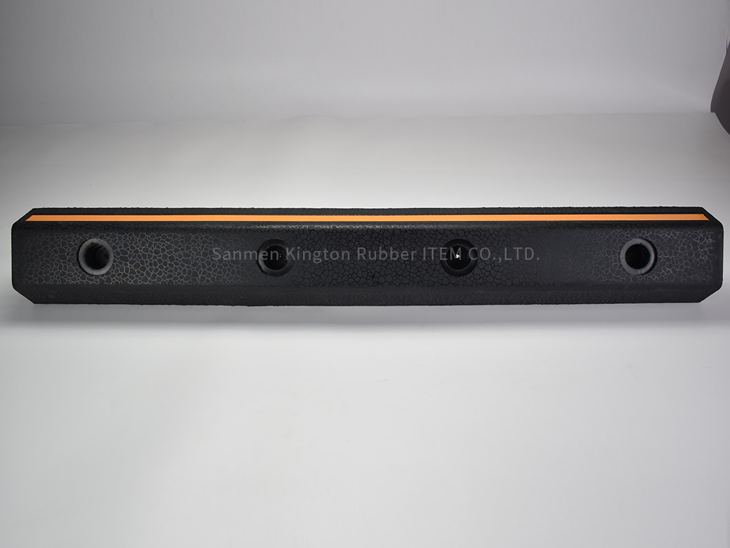alt=''rubber wall protector,橡胶防撞条,4孔橡胶防撞条 4 Holes rubber wall protector''