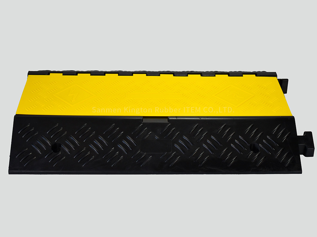 alt=''rubber,cable protector,耐用穿线槽Heavy Duty rubbber cable protector''