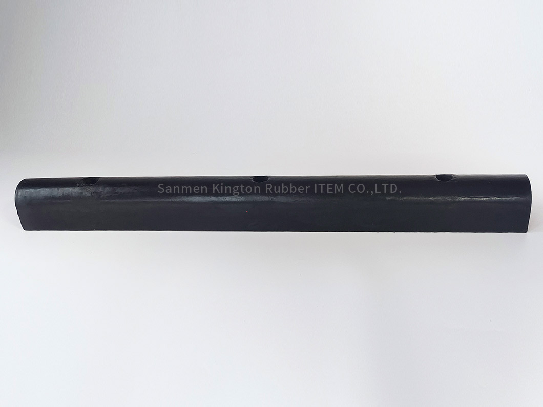 alt=''停车场反光防撞条,Parking Reflective rubber wall protector''