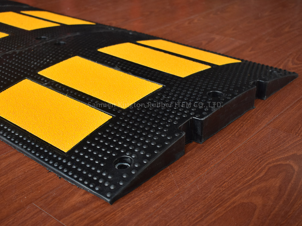 汽车停放坡度限制缓冲带Automobile parking slope limit buffer belt