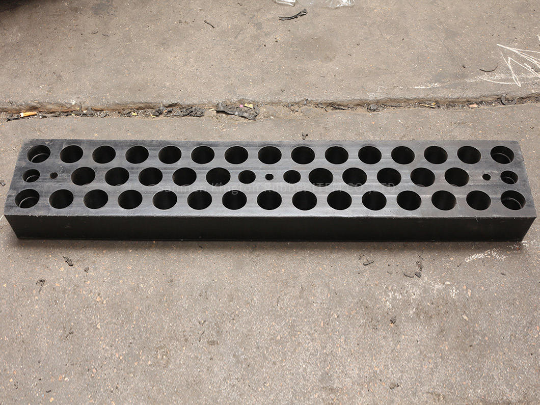耐气候和腐蚀停车防撞条Weather and Corrosion Resistant Parking Wall Protector