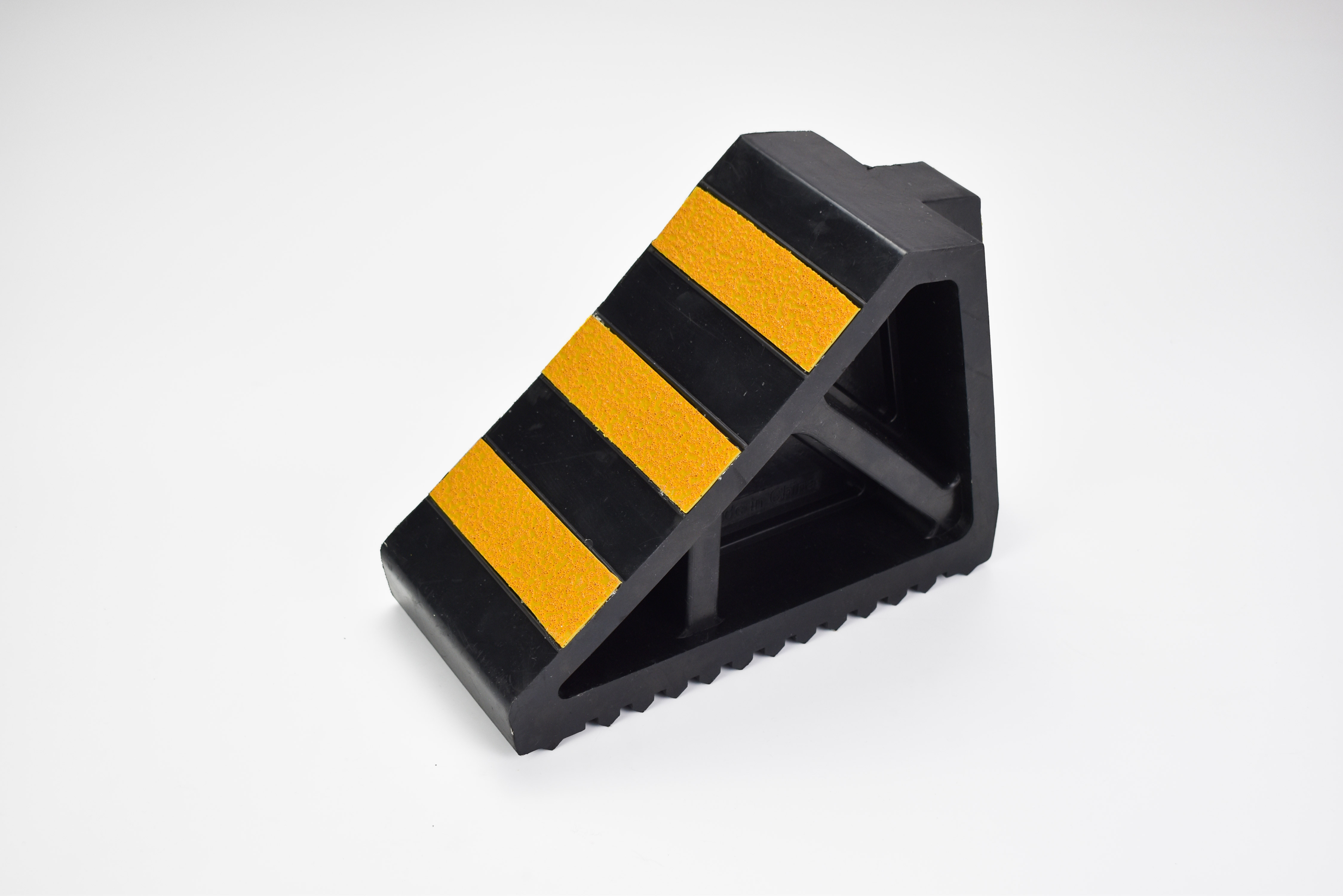 交通设施,经济,车辆,减速带,挡车器traffic facilities, economy, vehicle, speed hump, wheel stopper