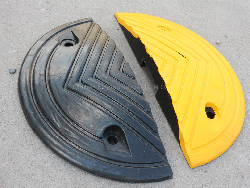 alt=''traffic,rubber,speed hump,优质再生橡胶减速器、速度缓冲板、汽车坡道,Superior Quality Recycled rubber speed hump Floor Car Ramp''