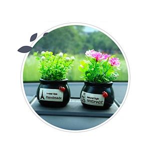 Car perfume, ornament, vehicle, creative simulation, flower ornaments, small potted plants, interior decorations, ornaments and ornaments.