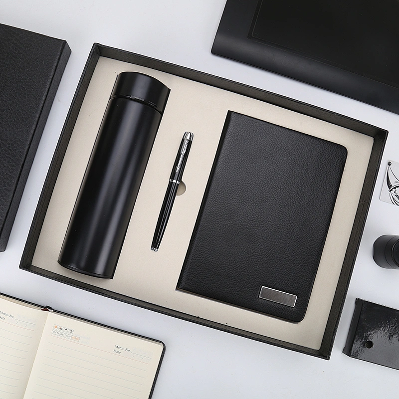 2019 new arrival Leather Office Business Notebook Gift Set with flask