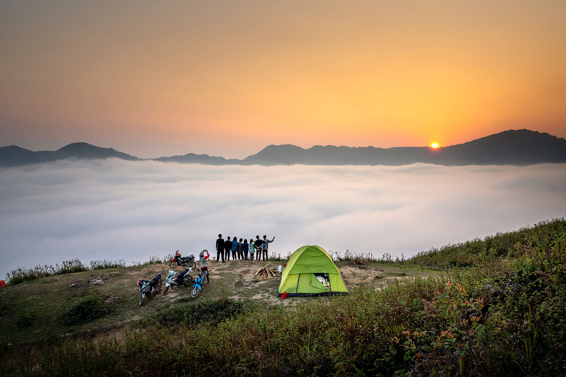 5 Ultimate Guides for Camping Beginner