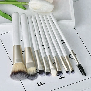Imported Wholesale Makeup Brushes Set 9pcs Powder Foundation Cosmetics Makeup Brush Essential Kit with Metal Box