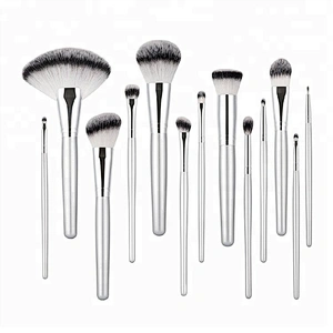 Private 13pcs Custom Handle Face Beauty Tool Wood Handle Makeup Brush Set