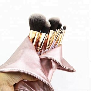 High quality  7pcs Oval Makeup Brushes Set Private Label Beauty Cosmetics Kabuki Make Up Tool Eyebrow Powder Foundation with Bag
