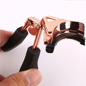 Delicate Rose Gold Color Eyelash Curler Clip With Black Handle Steel Nature Curl Lashes Women Beauty Cosmetic Tools