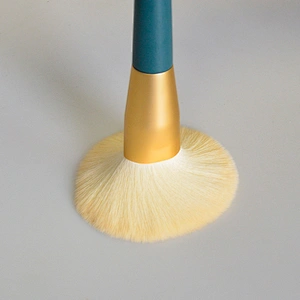 Sialia Makeup Cruelty Free Cosmetic Sample Customized Professional High Quality Makeup brush Set Vegan Travel Brush with Holder