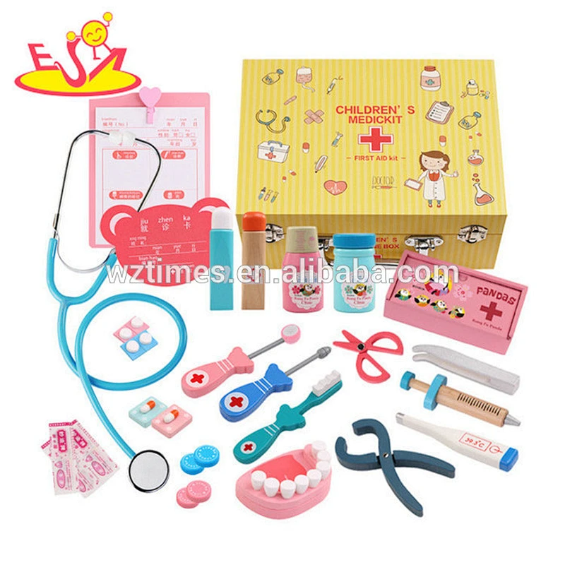 Wholesale pretend first aid toy wooden 15 pcs doctor case toy benefits to baby's EQ W10D163