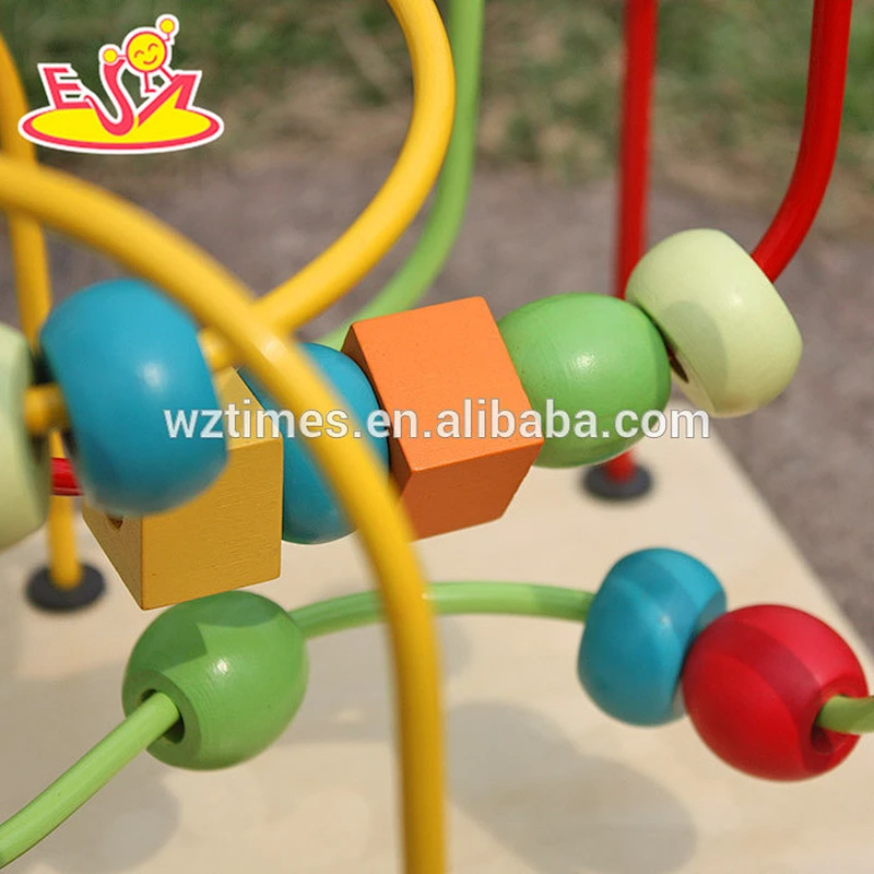 الجملة التعليمية متعددة الوظائف لعبة مكعب النشاط الخشبي تجلب المتعة للأطفال W11B059