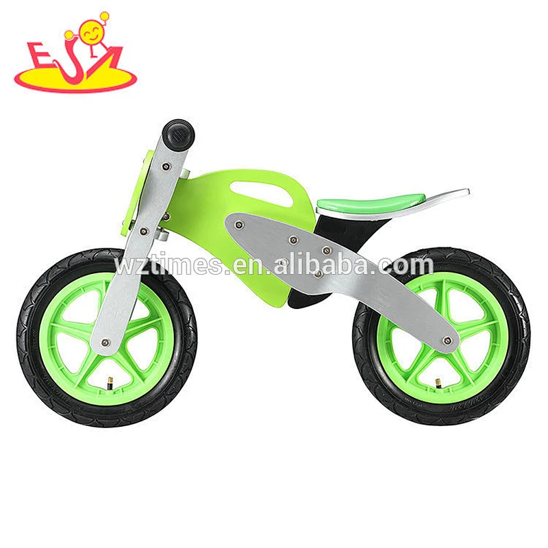 2018 Wholesale best child outdoor toys balance bike wood in green color W16C198