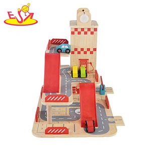 2019 New hottest kids wooden toy parking garage with elevator W04B080