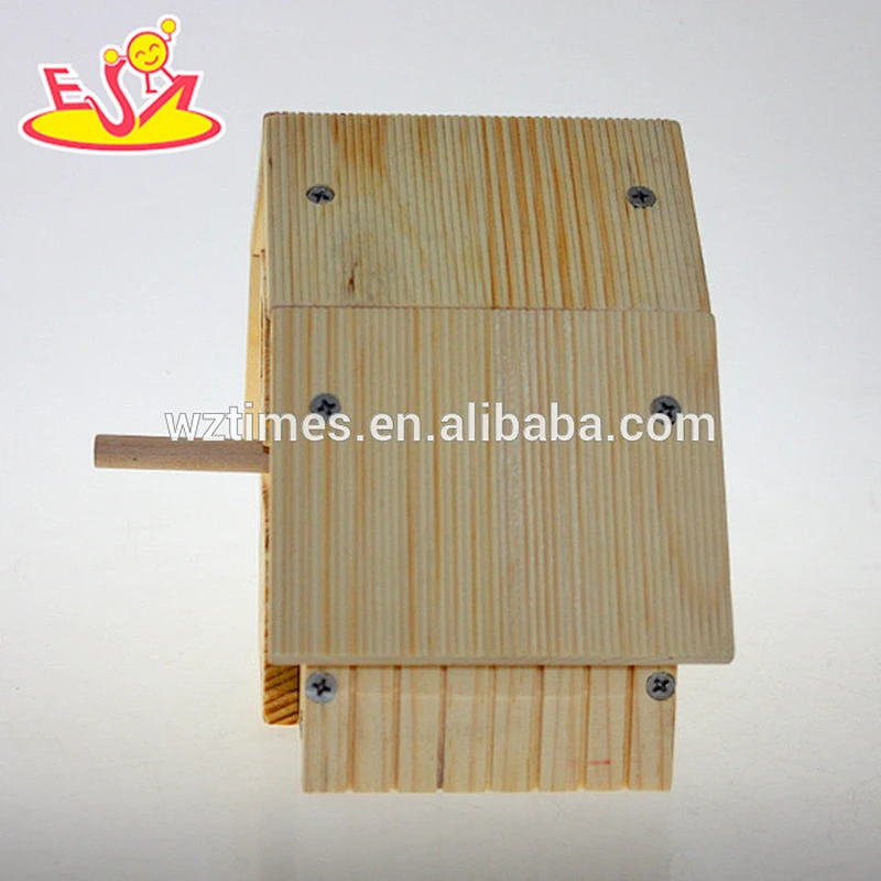 Wholesale high quality wooden bird house natural outdoor hanging wooden bird house W06F012