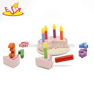 La torta de cumpleaños más popular de madera del juguete de los niños para el juego fingido W10B196