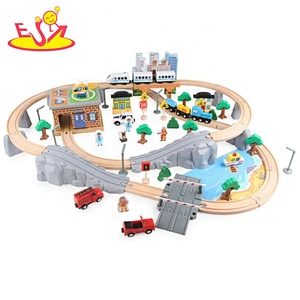 2019 New arrival electronic wooden train track toy set for children W04C177