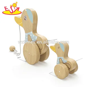 Wholesale top quality lovely wooden duck pulling toy help baby learning walking W05B167