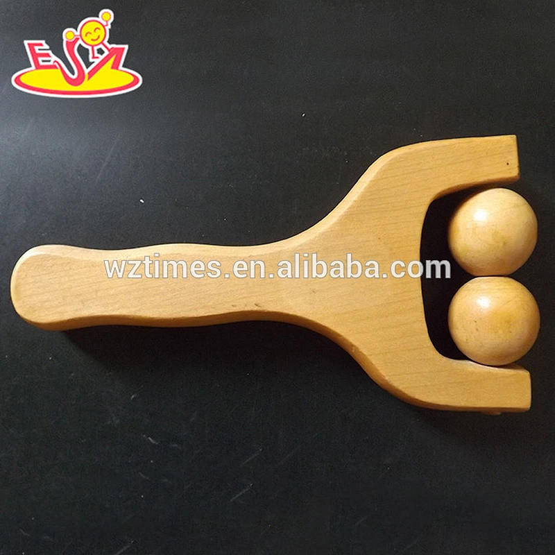 Wholesale best gift for family wooden hand held massager to relax body soreness W02A117