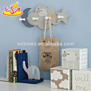 2018 wholesale white wooden kids coat hooks new design wooden kids coat hooks best wooden kids coat hooks W09B074