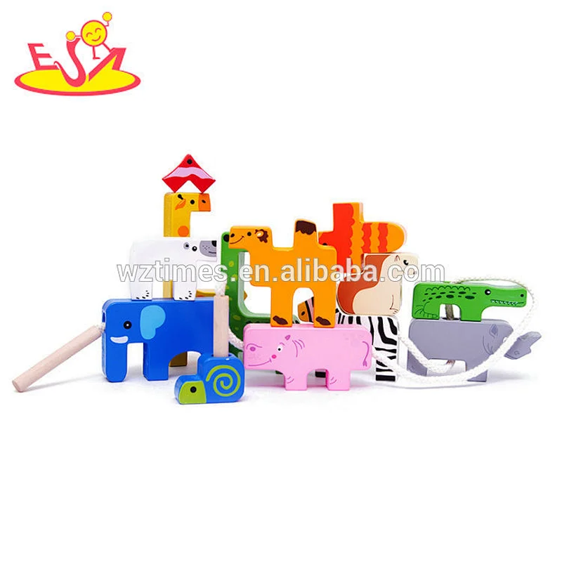 Hölzernes fädelndes Spielzeug des Großhandelsmultifunktionstierblocks für Kleinkinder W11E074