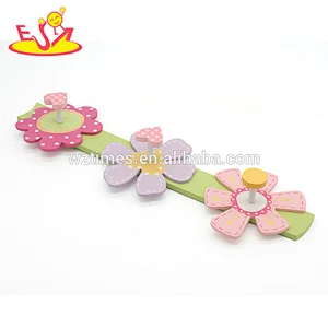 2018 Wholesale new design decorative clothes hanger hooks wooden small coat hooks for toddlers W09B076
