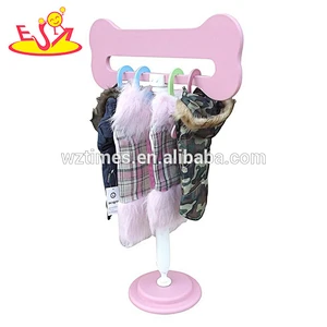 Wholesale popular wooden pink pet clothes hanger used for small animals W06F009A