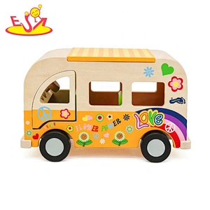 2019 New arrival children mini wooden toy school bus for preschool W04A418