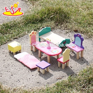 Nettes hölzernes Miniaturpuppenhausgroßhandelsmöbelspielzeug für Rollenspiel der Kinder W06B044