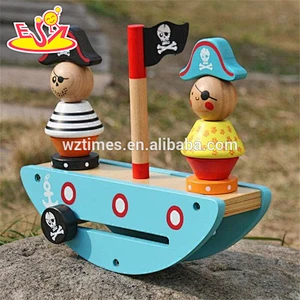 Hölzerne stapelnde Unruhblöcke des Großhandelspiratespielzeugs blockieren hölzernen Entwurf des neuen Designs für Kinder W11F056