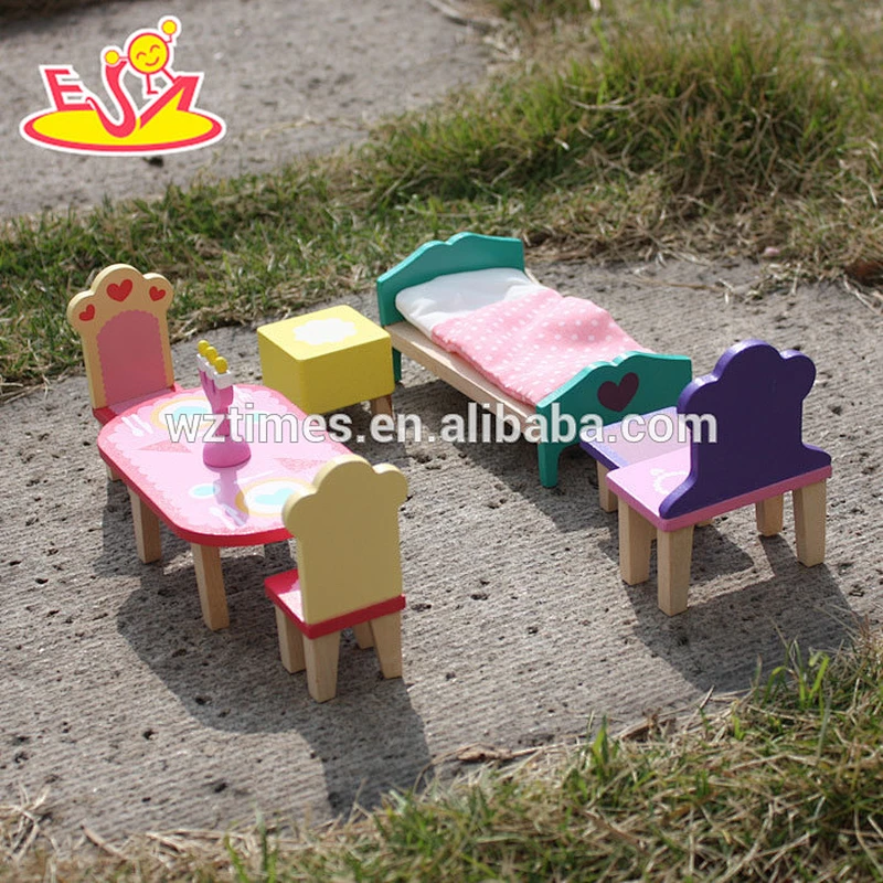Nettes hölzernes Miniaturpuppenhausgroßhandelsmöbelspielzeug für Rollenspiel der Kinder W06B044