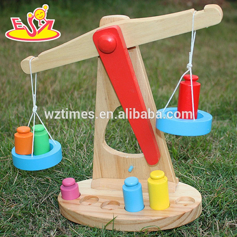 Großhandel Brandneue hölzerne Waage Spielzeug Vorschule hölzerne Waage Spielzeug W11F053