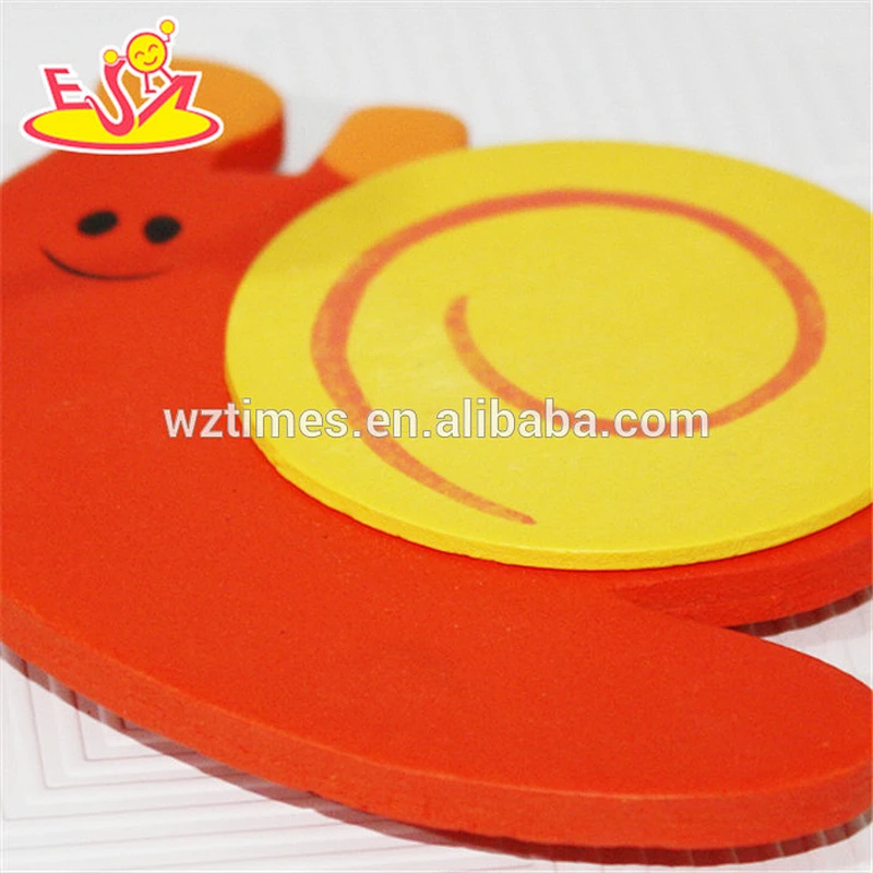 wholesale most popular cute snail shaped wooden hook up for kids W09B036