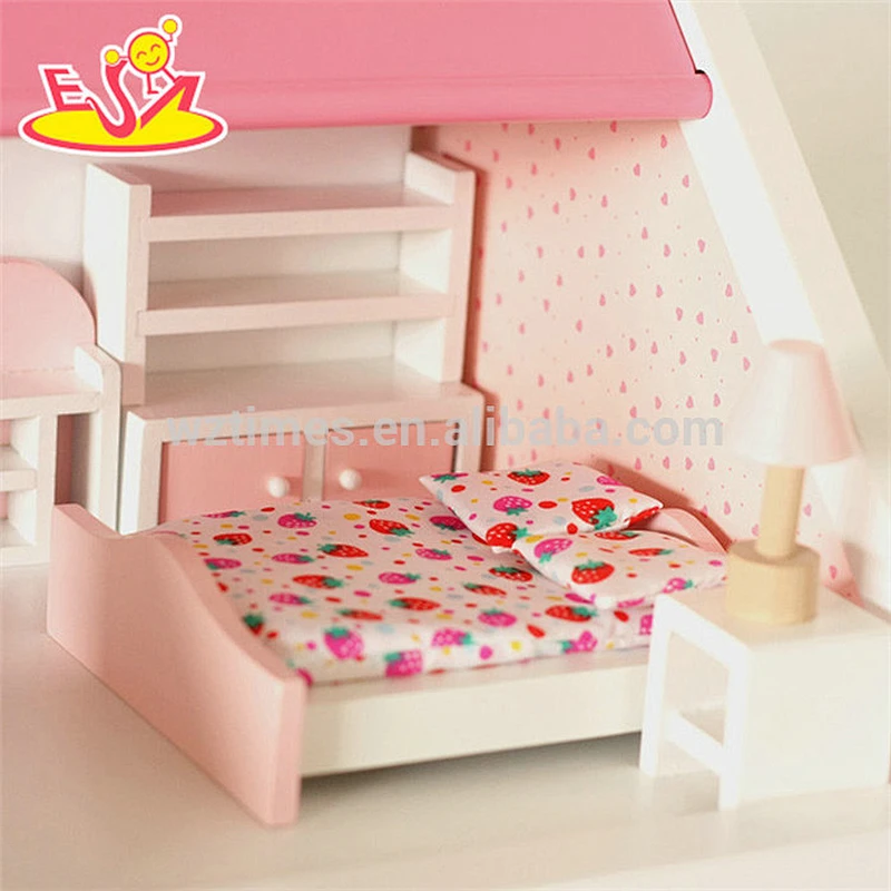 Nueva llegada de la casa de muñecas de madera rosa con muebles W06A319