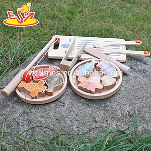 2018 New design baby wooden toy fishing pole new design kids cooking fish wooden toy fishing pole W01A069