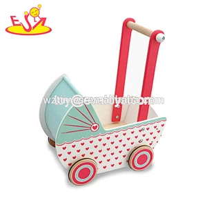 Interessanter nützlicher innerer hölzerner Innenbabywagen mit Formsortierer WJ278237