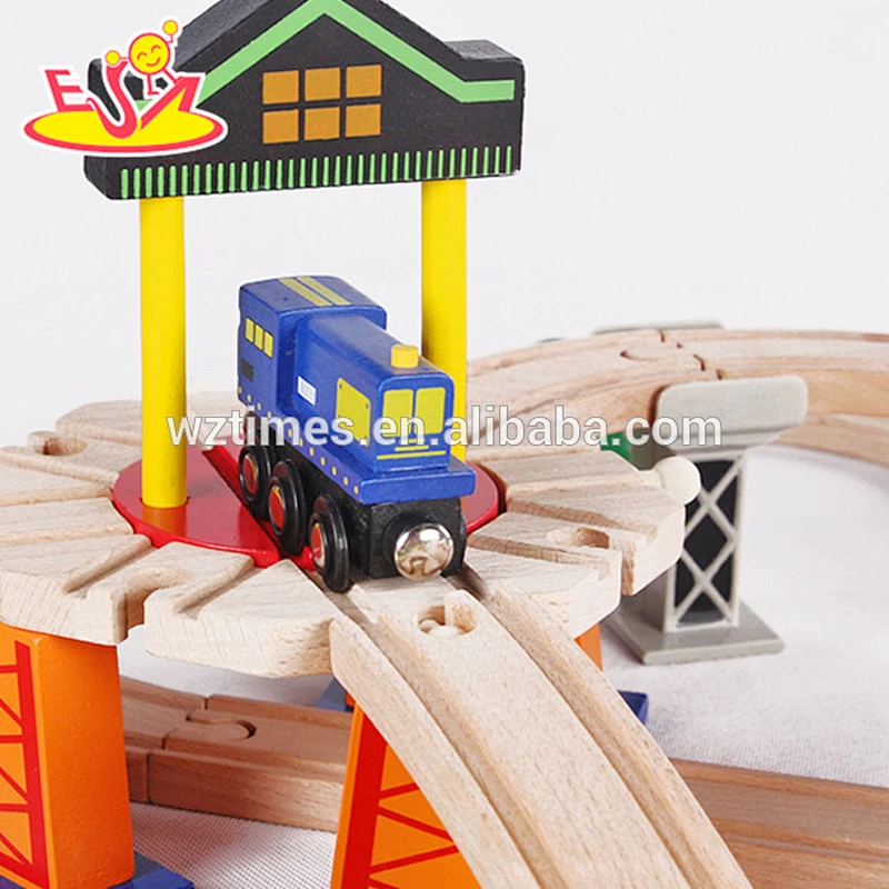 2018 Wholesale preschool toddlers wooden train tracks toys 108 pcs wooden train tracks toys W04C066