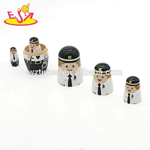 Wholesale best birthday gift for kids policemen design wooden toy 5 pcs nesting doll W06D093