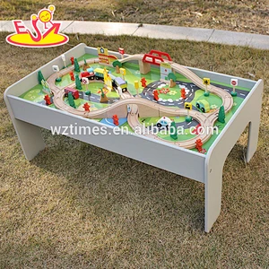 2018 Großhandel Kinder Aktivität Spielzeug aus Holz Zug Tabelle gesetzt W04C070