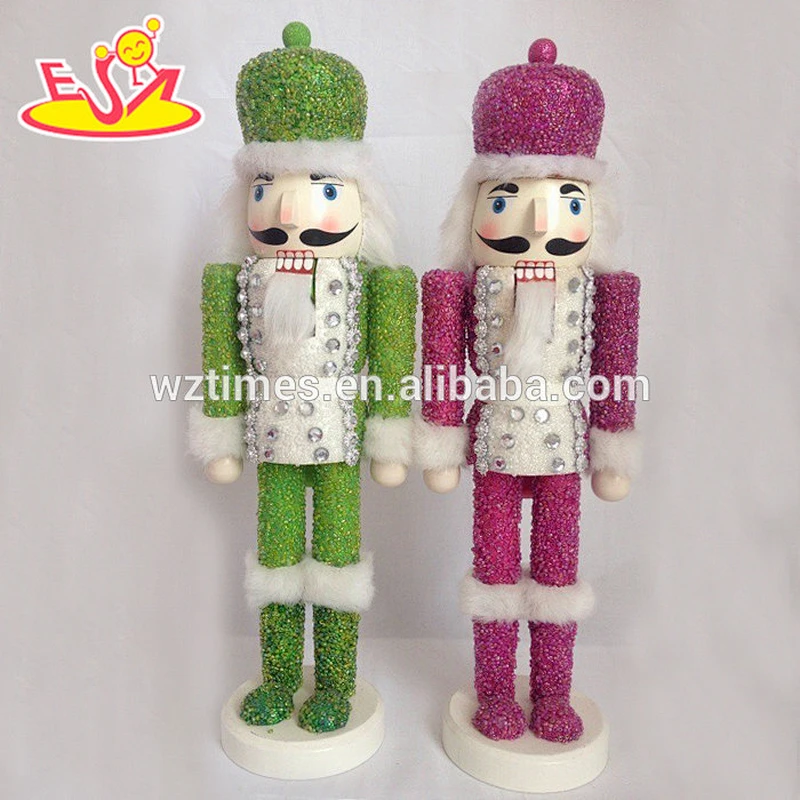 wholesale fashioned wooden nutcracker gifts for children as christmas gift W02A070