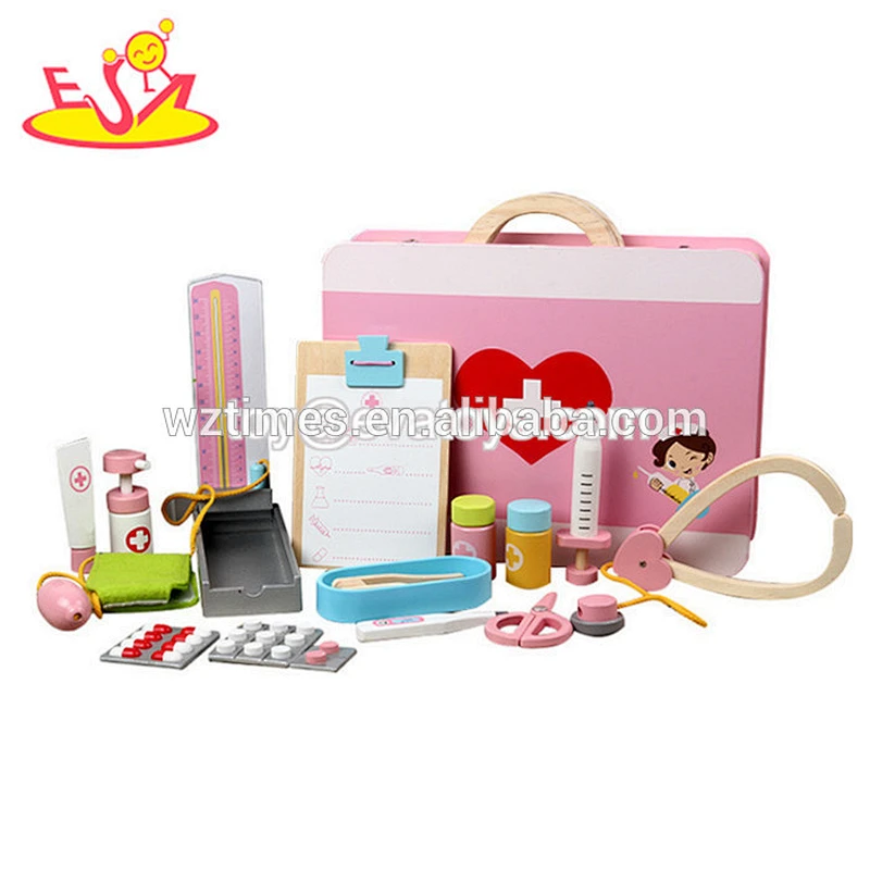 Wholesale brand new wooden role play toy doctor kit let kids learning first aid W10D165