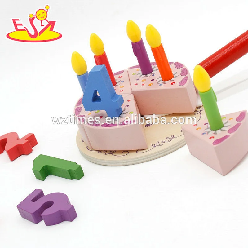 La torta de cumpleaños más popular de madera del juguete de los niños para el juego fingido W10B196