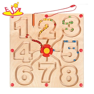 Most popular educational wooden labyrinth board game for children W11H064